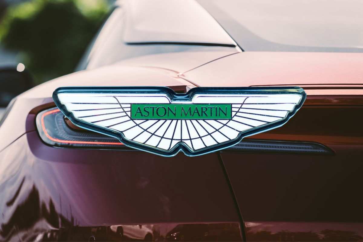 Una delle Aston Martin più rare mai viste: ne esistono appena 18 in tutto il mondo, ha un "pezzo" d'Italia