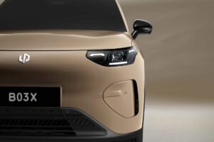 Nuovo super SUV cinese che costa pochissimo: ha il prezzo di un utilitaria e la dotazione di un'auto premium