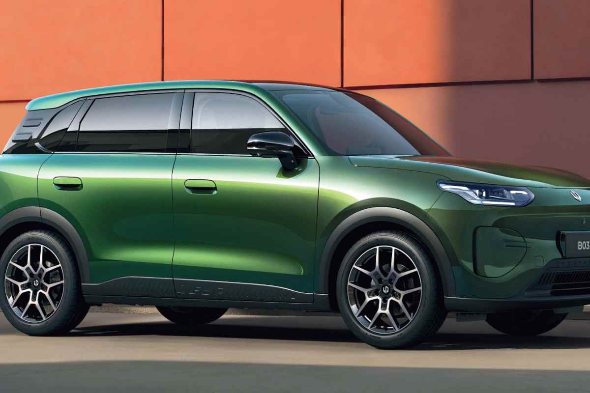 Nuovo super SUV cinese che costa pochissimo: ha il prezzo di un utilitaria e la dotazione di un'auto premium
