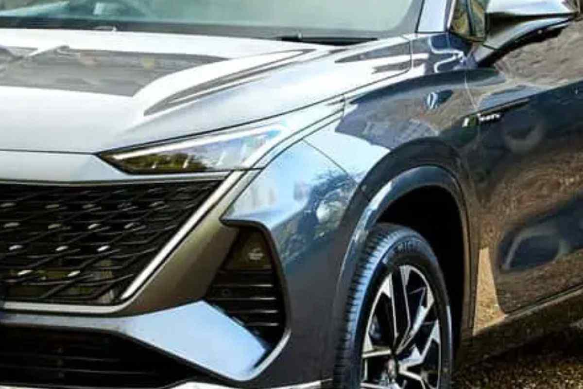 Arriva il SUV ibrido della svolta, non lo fermi mai: ha un'autonomia spaventosa