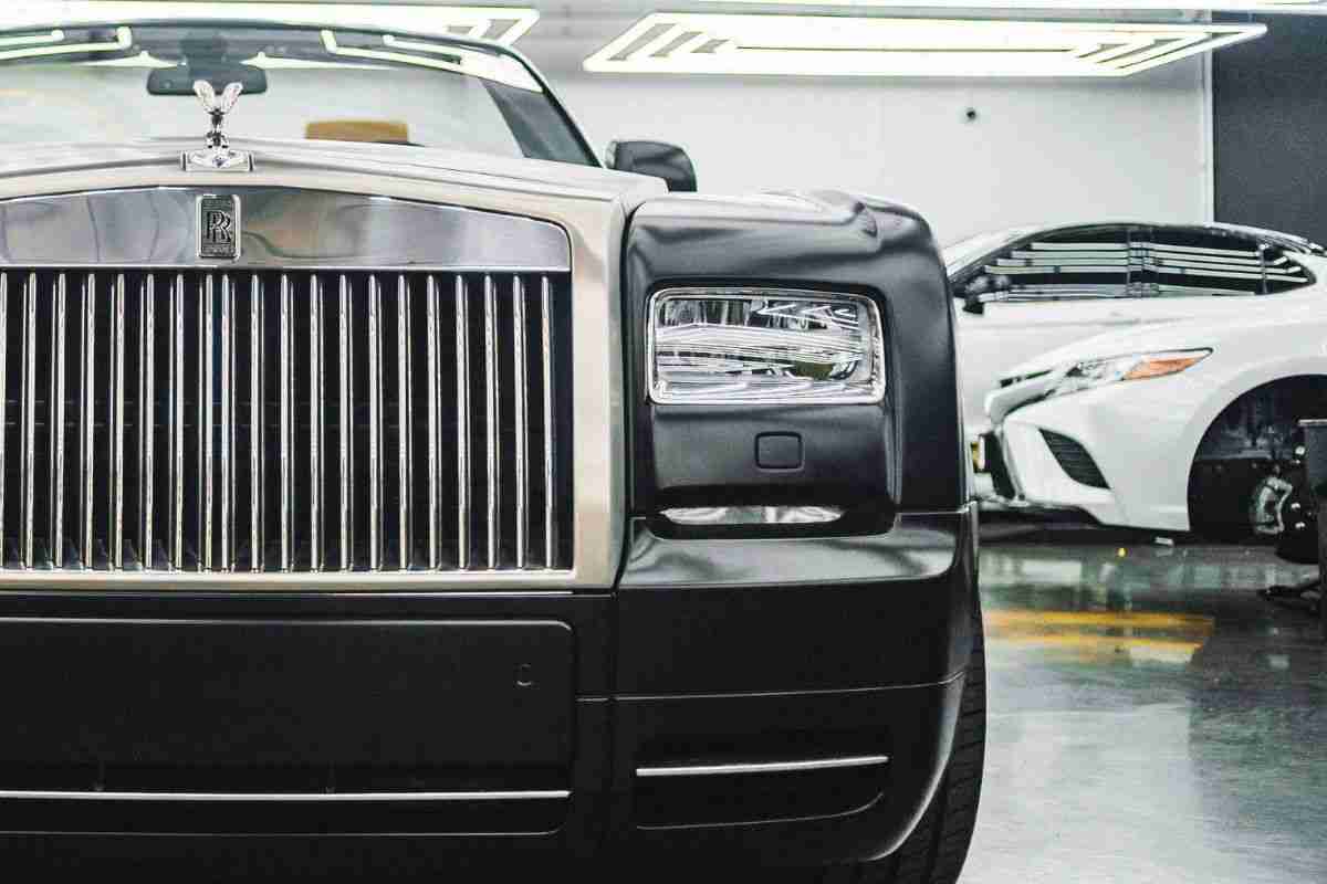 Rolls-Royce scopiazzata dal Vietnam: arriva un modello che è lusso allo stato puro