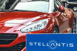 Stellantis prepara il colpaccio, ripesca la tecnologia più amata e l'aggiorna: su 2 auto iconiche arriva il nuovo motore